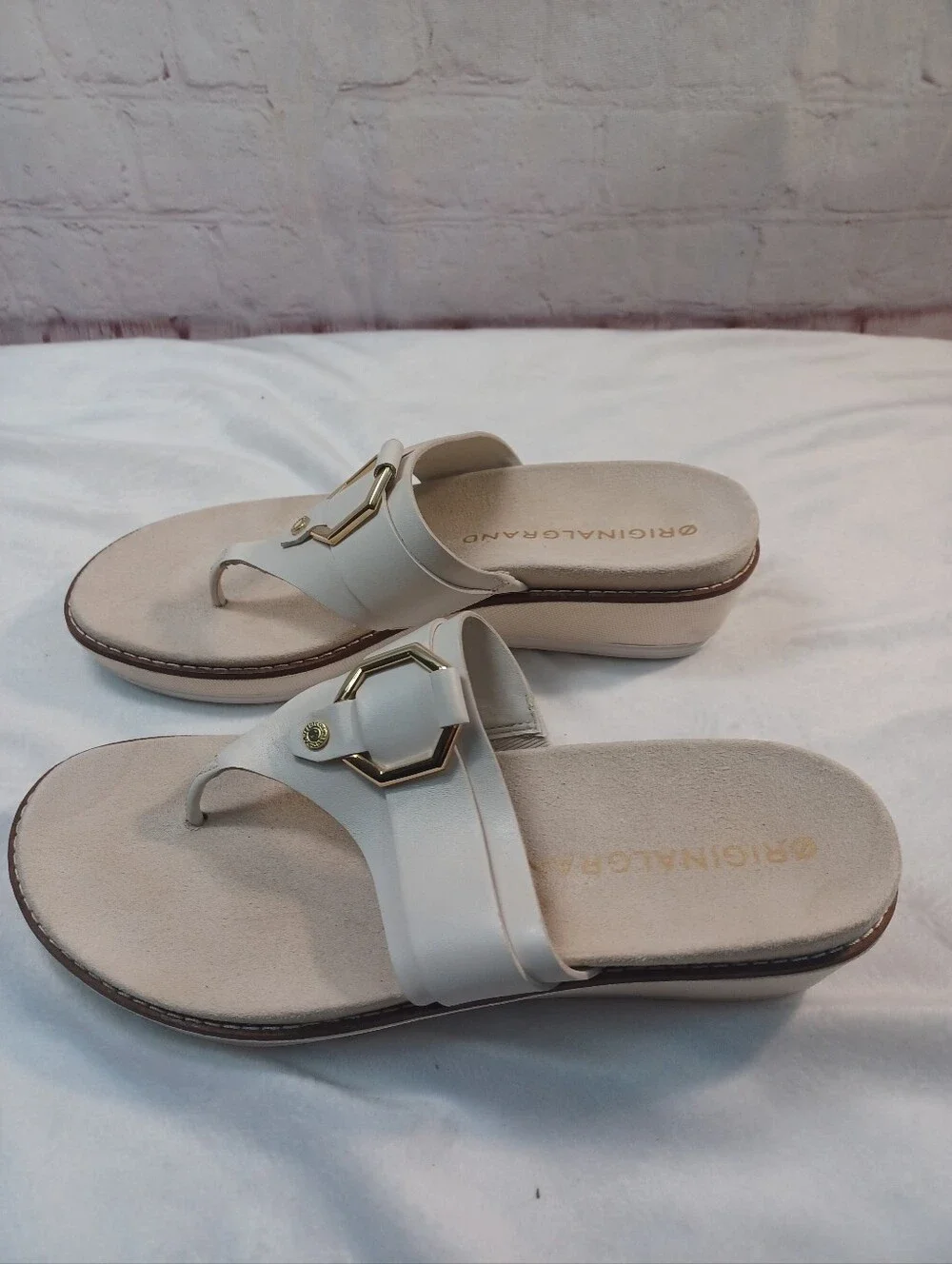 cole haan original grand white wedge thong sandals 6b